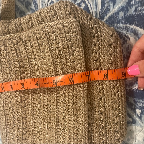 The SAK - tan knit/EUC (looks new!)/cross over purse w/flap-over top/int.pocket - Picture 10 of 10
